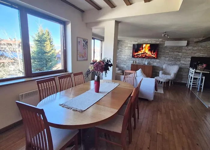 3 Bedroom Penthouse Only 700 Meters From Lift 班斯科