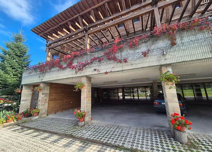 3 Bedroom Penthouse Only 700 Meters From Lift 公寓 班斯科