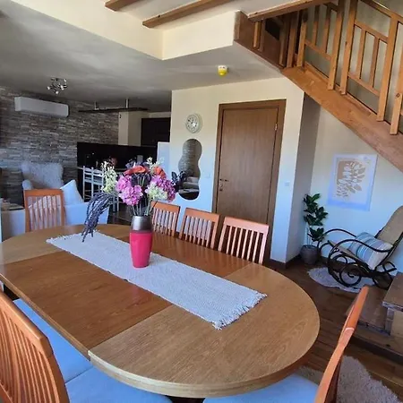 Libell - 3 Bedroom Penthouse Only 700 Meters From Lift Apartman