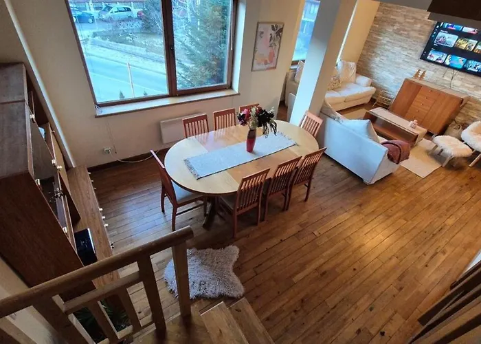 3 Bedroom Penthouse Only 700 Meters From Lift 아파트 *