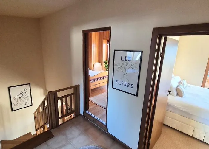 3 Bedroom Penthouse Only 700 Meters From Lift 아파트 *