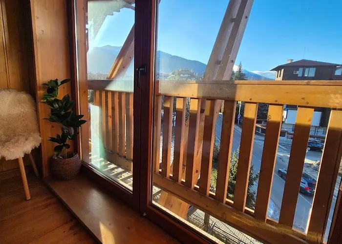 3 Bedroom Penthouse Only 700 Meters From Lift 아파트 *