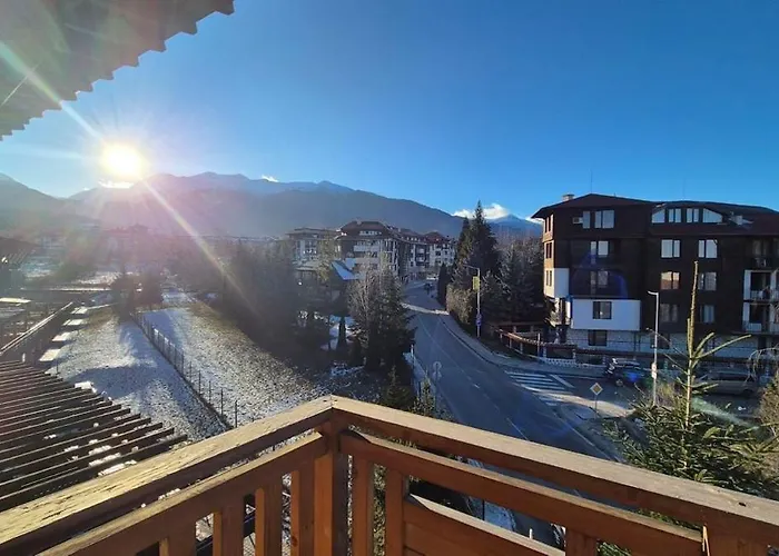 3 Bedroom Penthouse Only 700 Meters From Lift 반스코