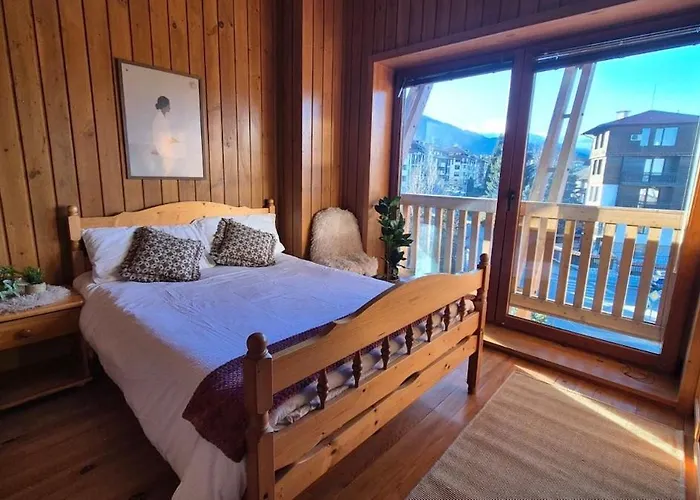 3 Bedroom Penthouse Only 700 Meters From Lift 아파트