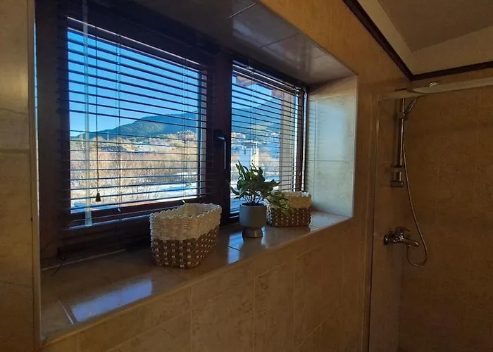 3 Bedroom Penthouse Only 700 Meters From Lift *