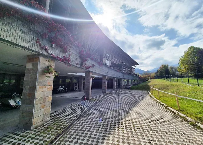 3 Bedroom Penthouse Only 700 Meters From Lift *